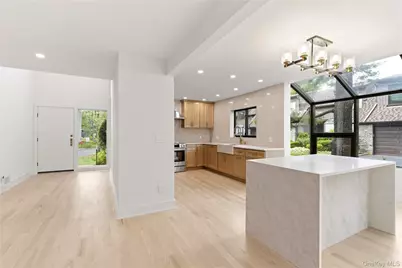 67 Short Way, Roslyn Heights, NY 11577 - Photo 2