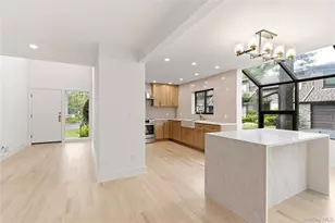 67 Short Way, Roslyn Heights, NY 11577 - Photo 2