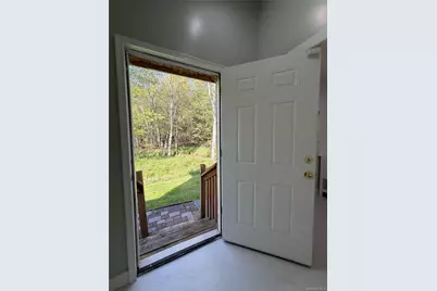 60 Medallion Road, Kiamesha Lake, NY 12751 - Photo 10