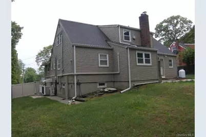43 Washington Heights Street, Selden, NY 11784 - Photo 4