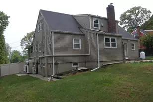 43 Washington Heights St, Selden, NY 11784 - Photo 4