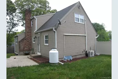43 Washington Heights Street, Selden, NY 11784 - Photo 2