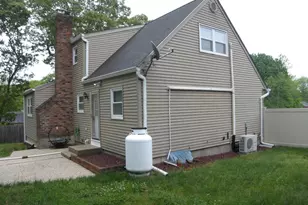 43 Washington Heights St, Selden, NY 11784 - Photo 2