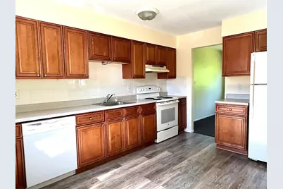 66-68 Hawthorne, East Islip, NY 11730 - Photo 4