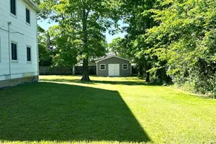 66-68 Hawthorne, East Islip, NY 11730 - Photo 16