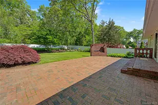 75 Summit Dr, Smithtown, NY 11787 - Photo 4