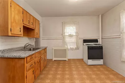 3250 Country Club Road, Bronx, NY 10465 - Photo 4