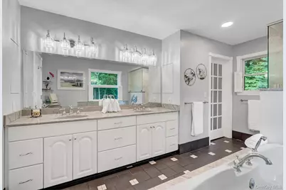 71 Dyke Road, Setauket, NY 11733 - Photo 22