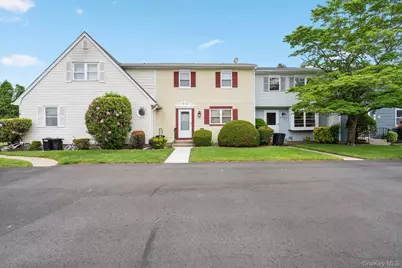 7 Merrimac Court, Coram, NY 11727 - Photo 2