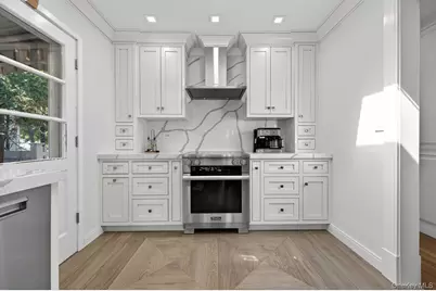 16 Warwick Place, Port Washington, NY 11050 - Photo 14