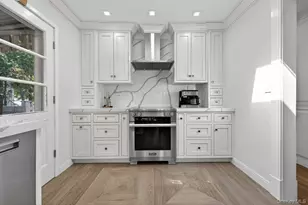 16 Warwick Pl, Port Washington, NY 11050 - Photo 14