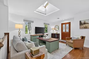 16 Warwick Pl, Port Washington, NY 11050 - Photo 6