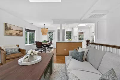 16 Warwick Place, Port Washington, NY 11050 - Photo 8