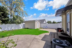 296 Burkhard Ave, Mineola, NY 11501 - Photo 28