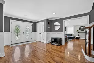 4 Cropley Ct, Melville, NY 11747 - Photo 6