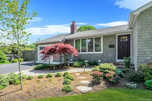 15 Evergreen Ln, Patchogue, NY 11772 - Photo 2