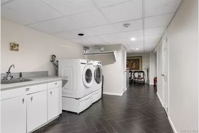 187 Commonwealth Avenue, Massapequa, NY 11758 - Photo 26