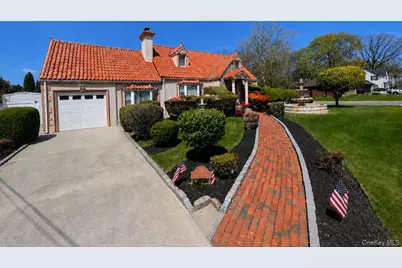 187 Commonwealth Avenue, Massapequa, NY 11758 - Photo 2