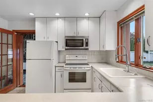 187 Commonwealth Ave, Massapequa, NY 11758 - Photo 10