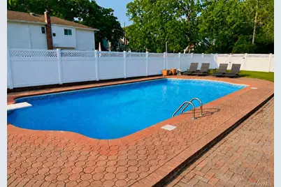 187 Commonwealth Avenue, Massapequa, NY 11758 - Photo 32