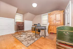 215 Melville Rd, Farmingdale, NY 11735 - Photo 18