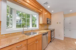 215 Melville Rd, Farmingdale, NY 11735 - Photo 10