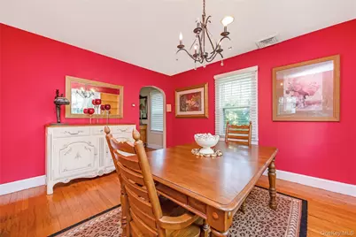215 Melville Road, Farmingdale, NY 11735 - Photo 8