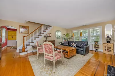 215 Melville Road, Farmingdale, NY 11735 - Photo 4