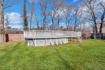 57 Middle Island Road, Medford, NY 11763 - Photo 22