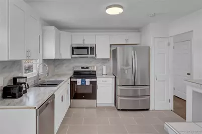 57 Middle Island Road, Medford, NY 11763 - Photo 8