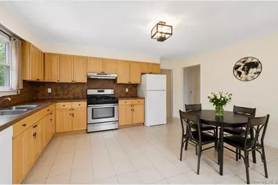 47 Glover Avenue, Yonkers, NY 10704 - Photo 8