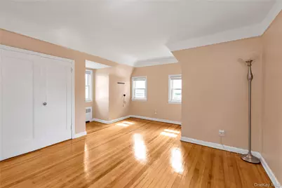 40 6th Avenue, New Hyde Park, NY 11040 - Photo 12