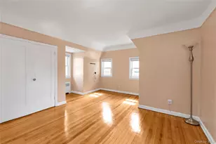40 6th Ave, New Hyde Park, NY 11040 - Photo 12