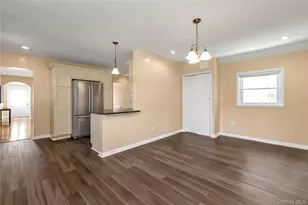 40 6th Ave, New Hyde Park, NY 11040 - Photo 8