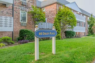 40 Daley Pl, Lynbrook, NY 11563 - Photo 4
