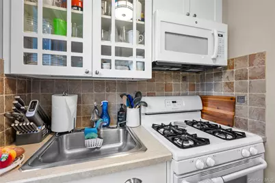 40 Daley Place #104, Lynbrook, NY 11563 - Photo 18