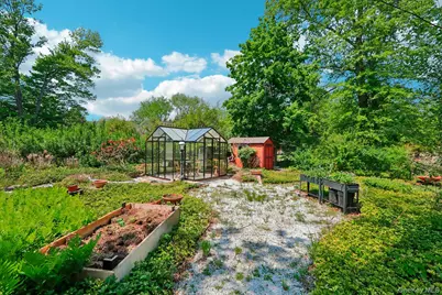 181 Finmor Drive, White Plains, NY 10607 - Photo 26