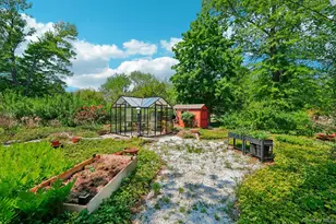 181 Finmor Dr, White Plains, NY 10607 - Photo 26