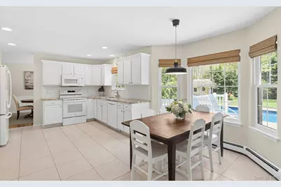15 Rosebriar Lane, East Quogue, NY 11942 - Photo 6