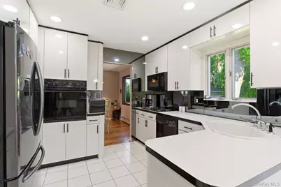 61 Hofstra Drive, Smithtown, NY 11787 - Photo 8