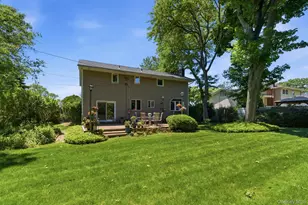 61 Hofstra Dr, Smithtown, NY 11787 - Photo 26