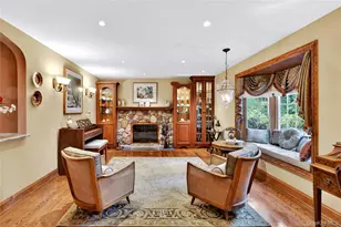 12 Avon Ln, East Hills, NY 11577 - Photo 6