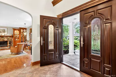 12 Avon Lane, East Hills, NY 11577 - Photo 4