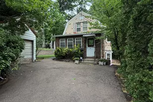81 Hillside Terrace, New York, NY 10308 - Photo 2