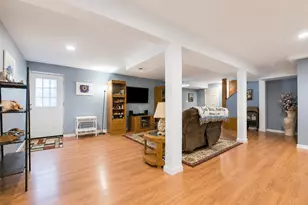 12 Laurel Ln, Holtsville, NY 11742 - Photo 20