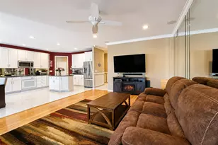 12 Laurel Ln, Holtsville, NY 11742 - Photo 10