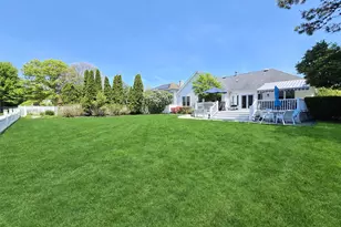 12 Laurel Ln, Holtsville, NY 11742 - Photo 32