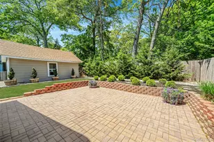 21 Forest St, Ronkonkoma, NY 11779 - Photo 32
