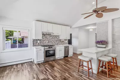 21 Forest Street, Ronkonkoma, NY 11779 - Photo 8