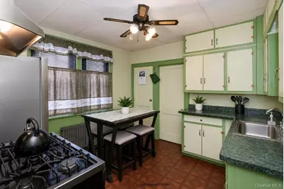 110 E Roosevelt Avenue, Roosevelt, NY 11575 - Photo 12